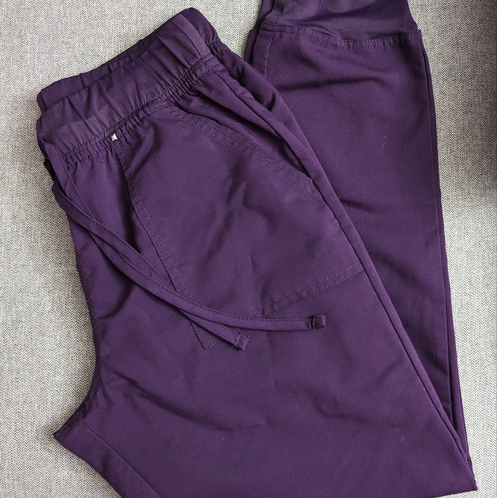 Scrubstar jogger scrubs eggplant Size Medium
